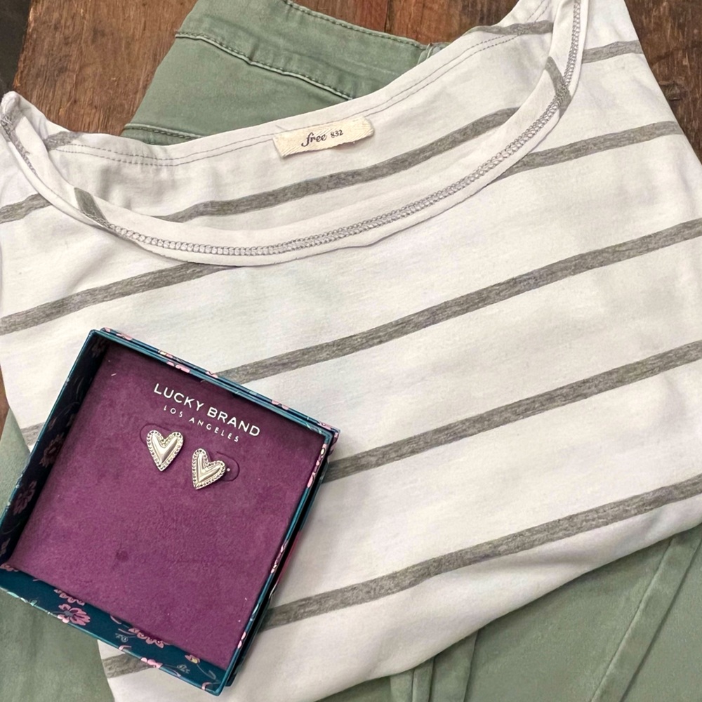 Grey & White Striped Tshirt EUC